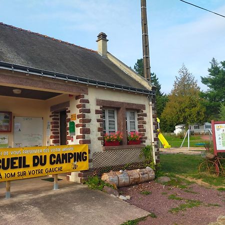 Camping Le Val Aux Fees - Broceliande Concoret Exterior foto