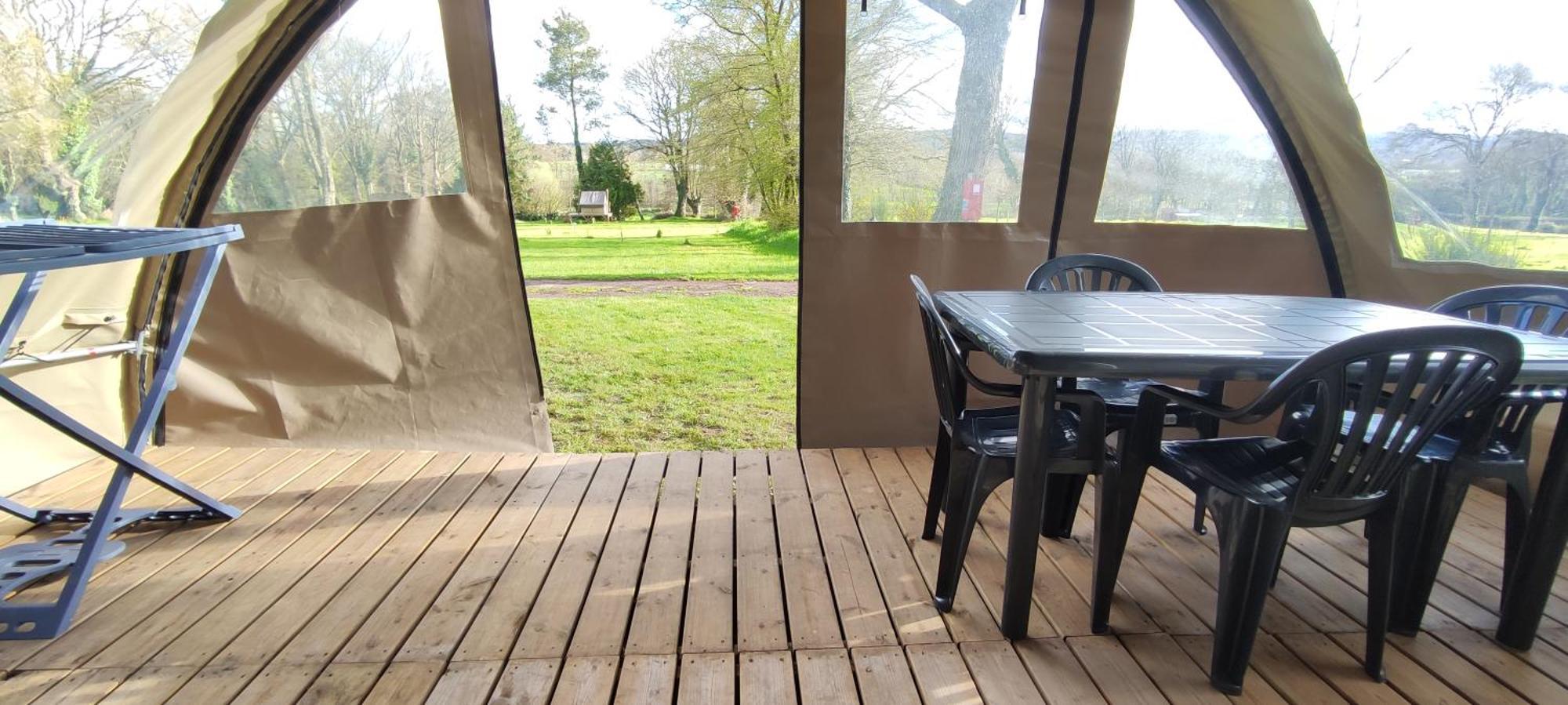 Camping Le Val Aux Fees - Broceliande Concoret Exterior foto