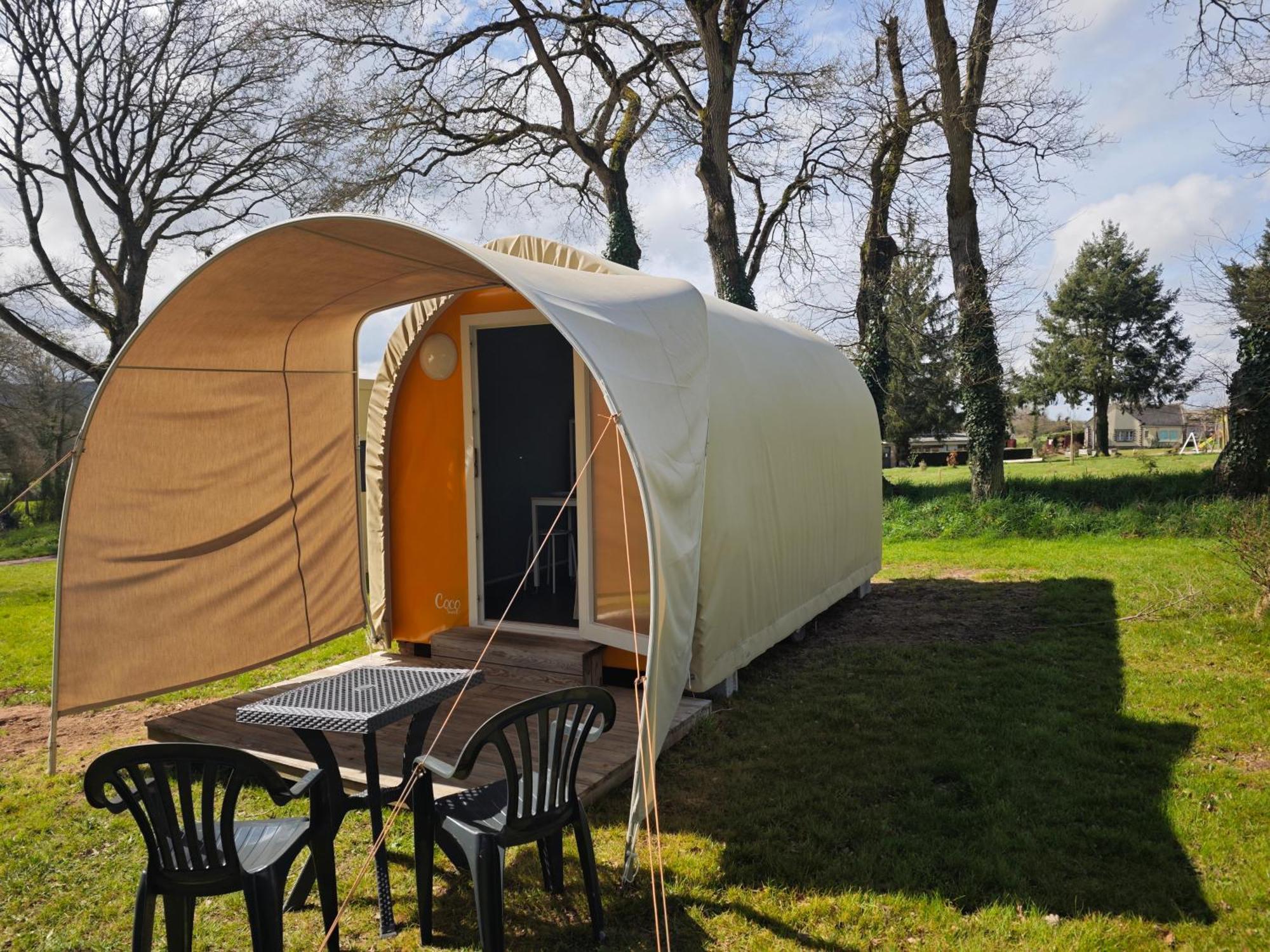 Camping Le Val Aux Fees - Broceliande Concoret Exterior foto